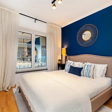 Daire Whome Coastal Elegance In *