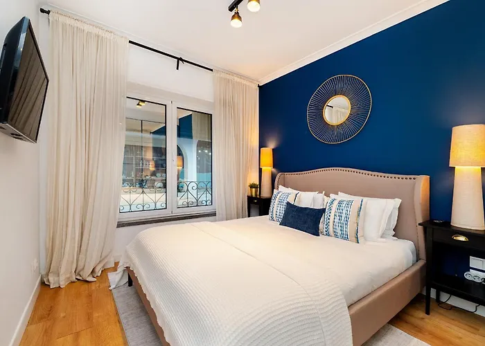 Daire Whome Coastal Elegance In *